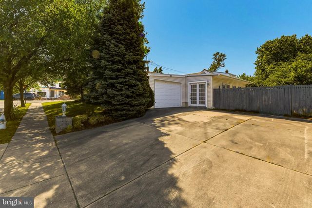 1130 RED BANK AVE, West Deptford, NJ 08086