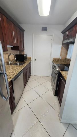 2311 N Congress Avenue 16, Boynton Beach, FL 33436