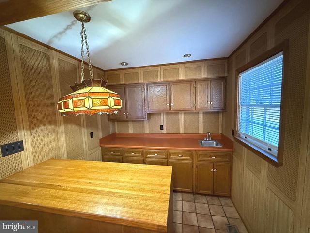 9608 BURKE VIEW AVE, Burke, VA 22015