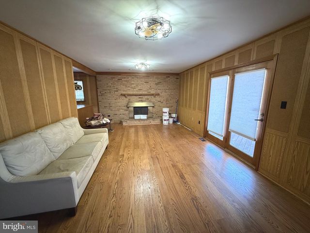 9608 BURKE VIEW AVE, Burke, VA 22015