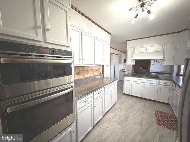 9608 BURKE VIEW AVE, Burke, VA 22015