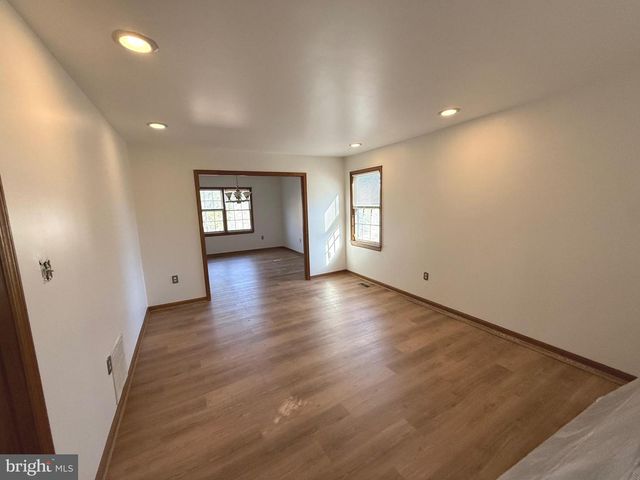 9608 BURKE VIEW AVE, Burke, VA 22015