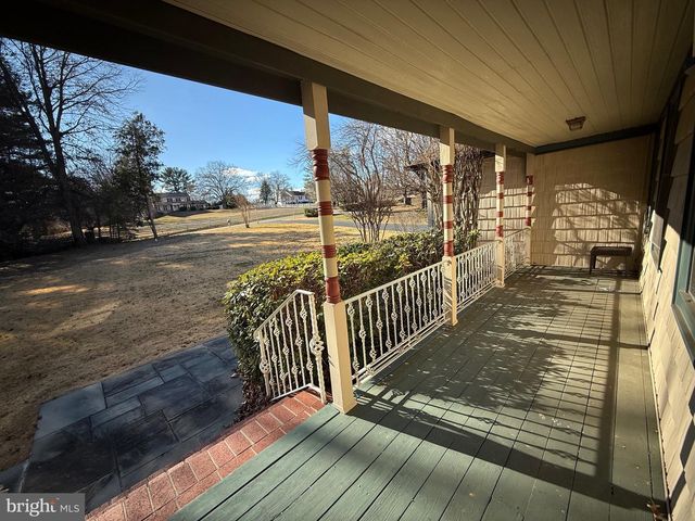 9608 BURKE VIEW AVE, Burke, VA 22015