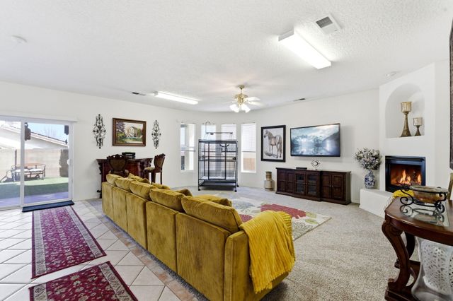 4613 Cactus Avenue NW, Albuquerque, NM 87114