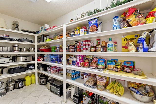 4613 Cactus Avenue NW, Albuquerque, NM 87114