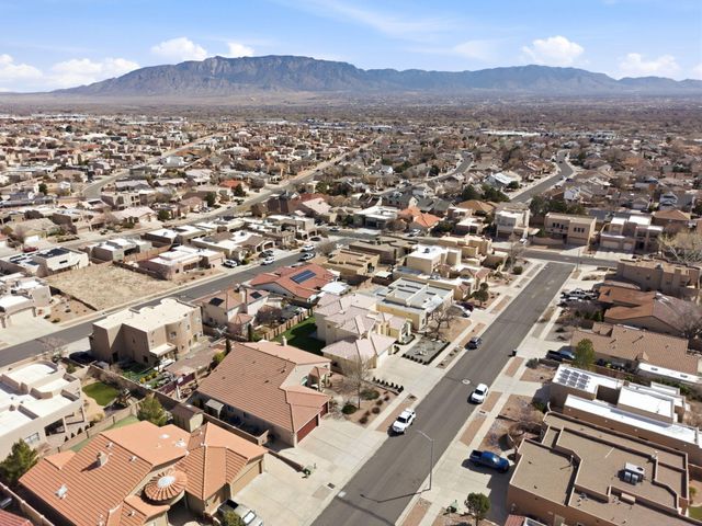 4613 Cactus Avenue NW, Albuquerque, NM 87114