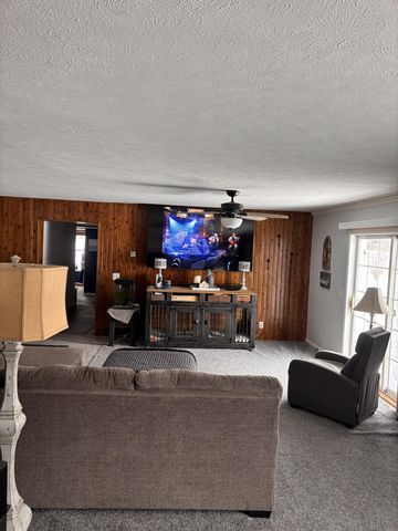 10289 Lee Road, Grass Lake, MI 49240