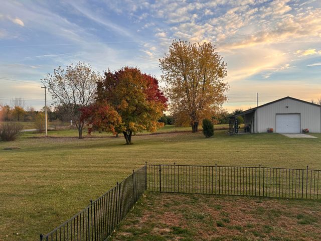 10289 Lee Road, Grass Lake, MI 49240