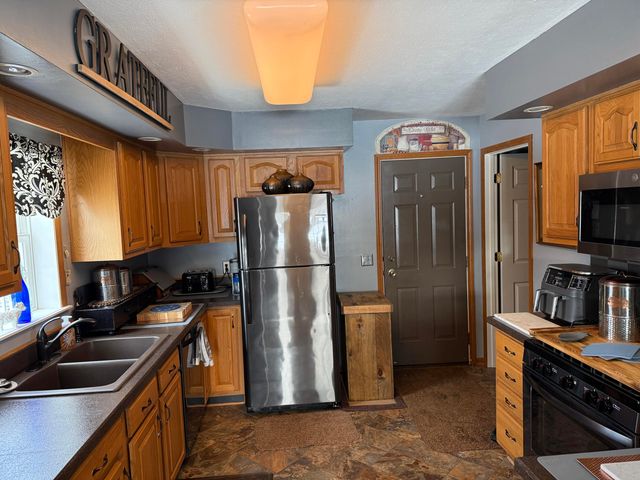 10289 Lee Road, Grass Lake, MI 49240