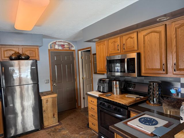 10289 Lee Road, Grass Lake, MI 49240