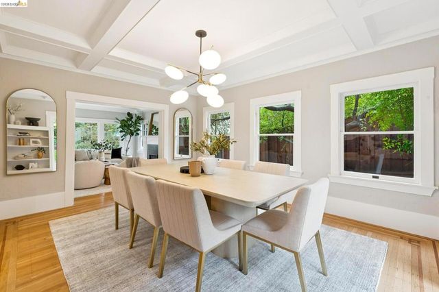 1374 1374 El Centro Ave, Oakland, CA 94602