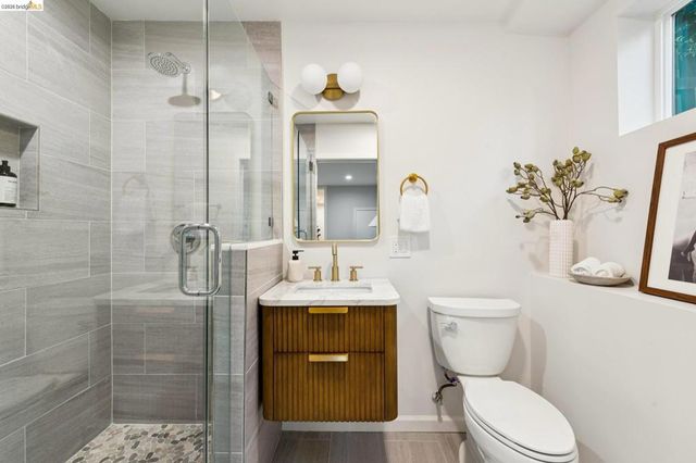 1374 1374 El Centro Ave, Oakland, CA 94602