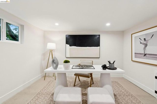 1374 1374 El Centro Ave, Oakland, CA 94602