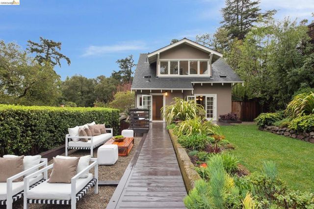 1374 1374 El Centro Ave, Oakland, CA 94602