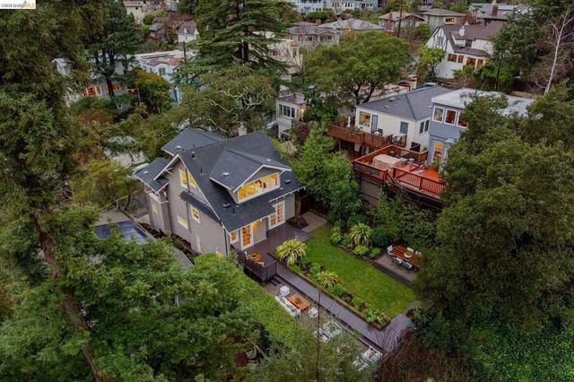 1374 1374 El Centro Ave, Oakland, CA 94602