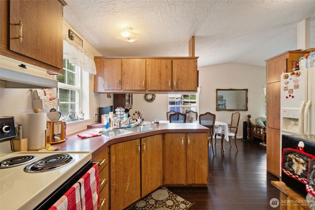 60 E Crimson Peak Road, Belfair, WA 98528