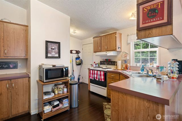 60 E Crimson Peak Road, Belfair, WA 98528