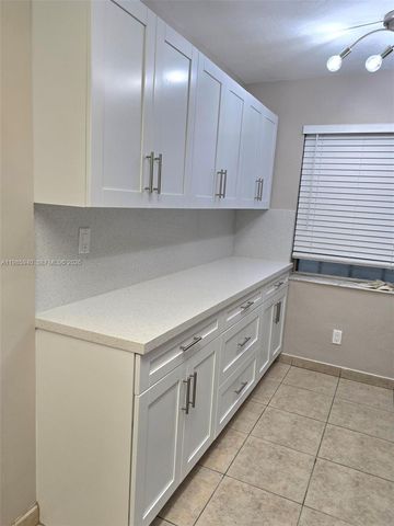 8701 SW 141st St B2, Palmetto Bay, FL 33176