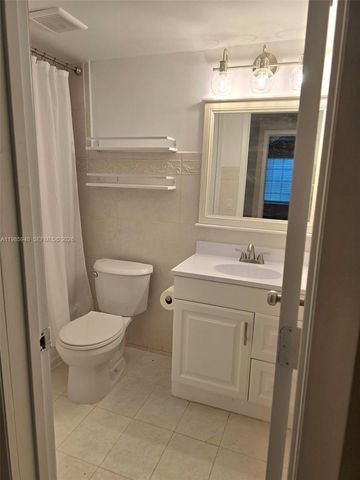 8701 SW 141st St B2, Palmetto Bay, FL 33176