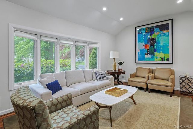 305 Stratton Road, New Rochelle, NY 10804