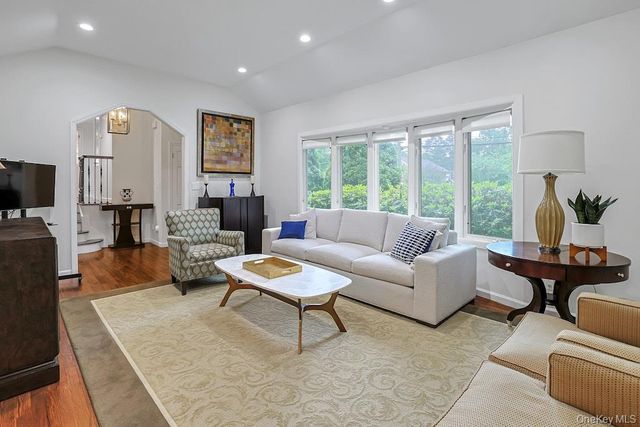 305 Stratton Road, New Rochelle, NY 10804