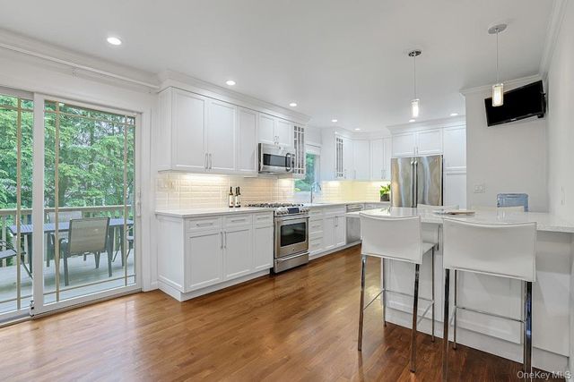 305 Stratton Road, New Rochelle, NY 10804
