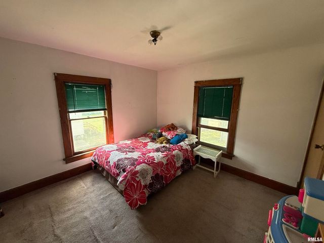 2528 FARNAM Street, Davenport, IA 52803