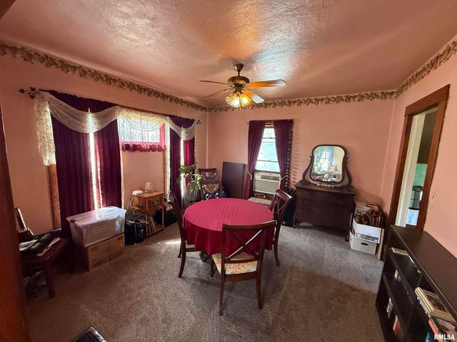 2528 FARNAM Street, Davenport, IA 52803