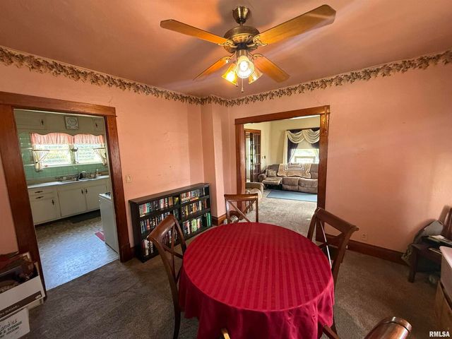 2528 FARNAM Street, Davenport, IA 52803