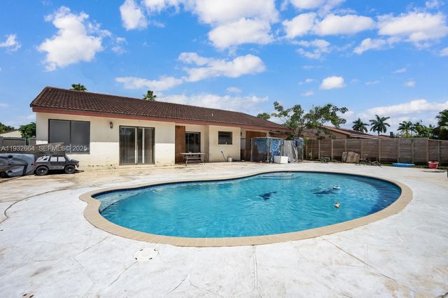 10290 SW 145th Pl, Miami, FL 33186