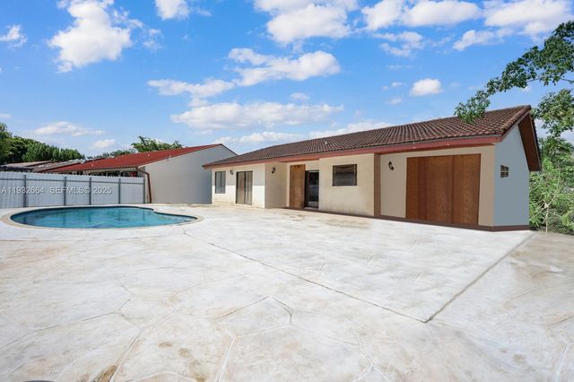 10290 SW 145th Pl, Miami, FL 33186