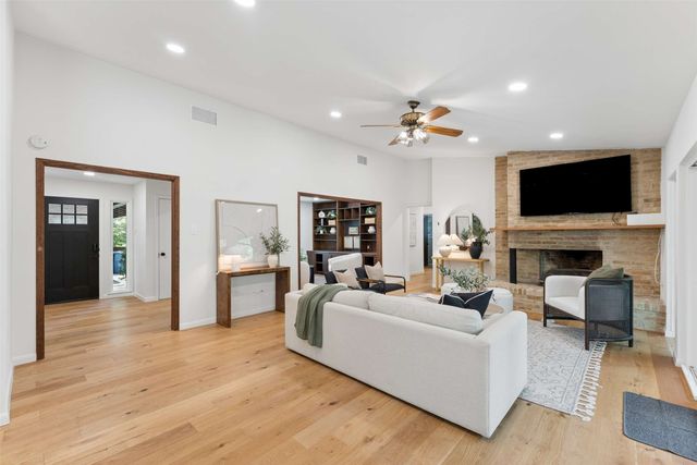 1425 Oates Drive, Dallas, TX 75228