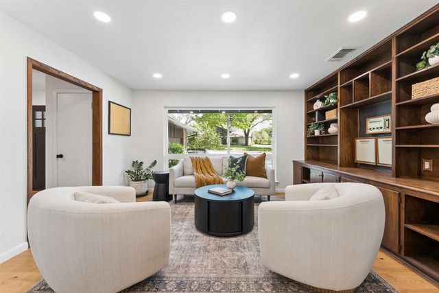 1425 Oates Drive, Dallas, TX 75228