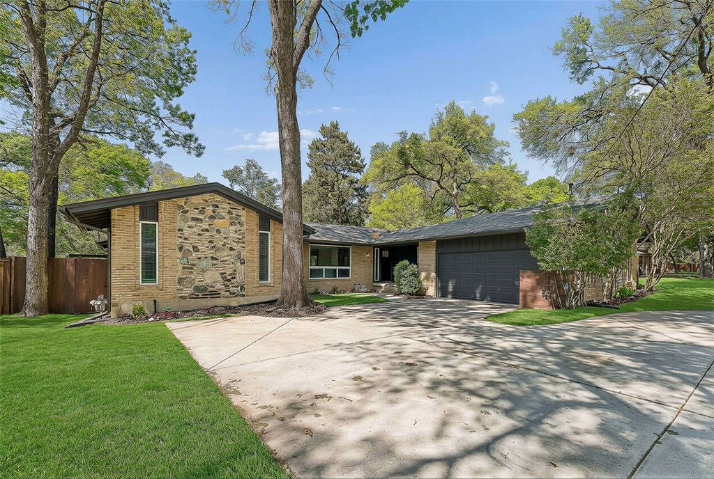 1425 Oates Drive, Dallas, TX 75228