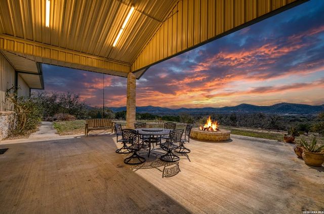 190 Fm 2748, Concan, TX 78838