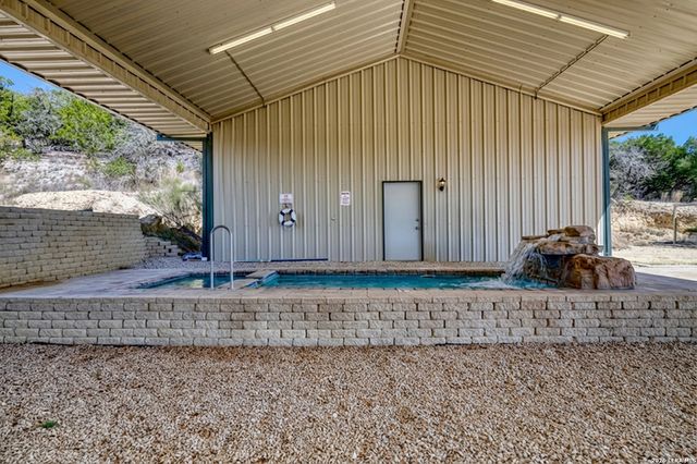 190 Fm 2748, Concan, TX 78838