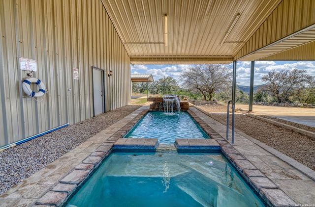 190 Fm 2748, Concan, TX 78838