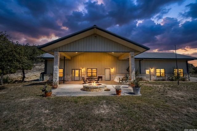 190 Fm 2748, Concan, TX 78838