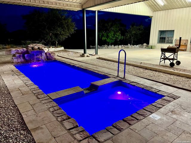 190 Fm 2748, Concan, TX 78838