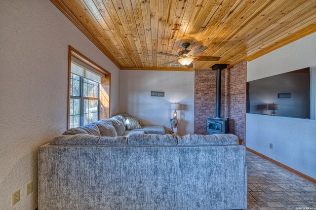 190 Fm 2748, Concan, TX 78838