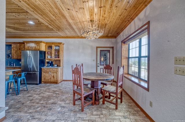 190 Fm 2748, Concan, TX 78838