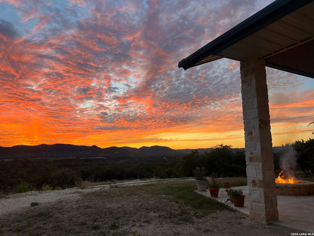 190 Fm 2748, Concan, TX 78838