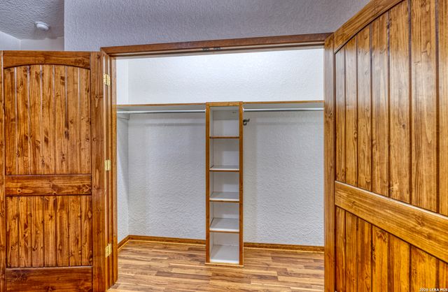 190 Fm 2748, Concan, TX 78838