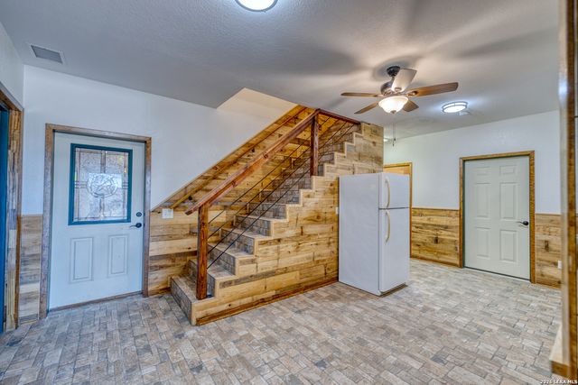 190 Fm 2748, Concan, TX 78838