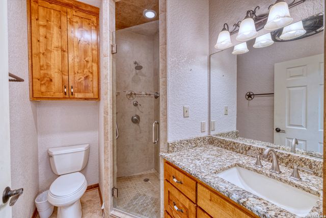 190 Fm 2748, Concan, TX 78838