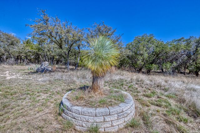 190 Fm 2748, Concan, TX 78838