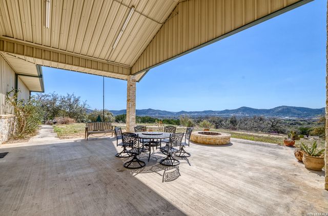 190 Fm 2748, Concan, TX 78838