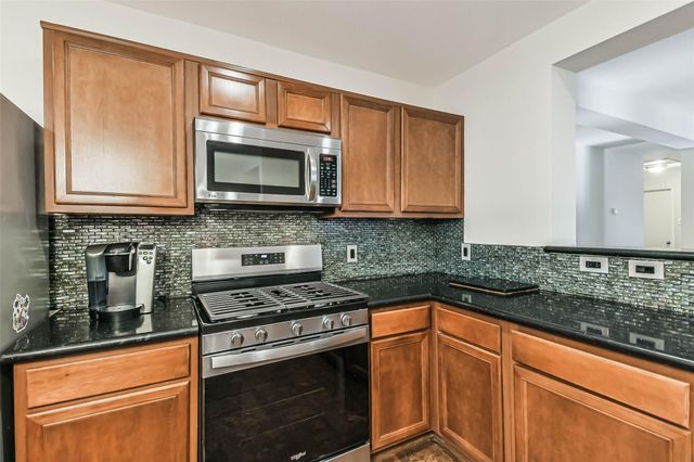 3711 Norwood Glen Lane, Friendswood, TX 77546