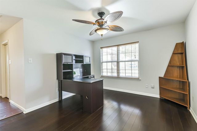 3711 Norwood Glen Lane, Friendswood, TX 77546