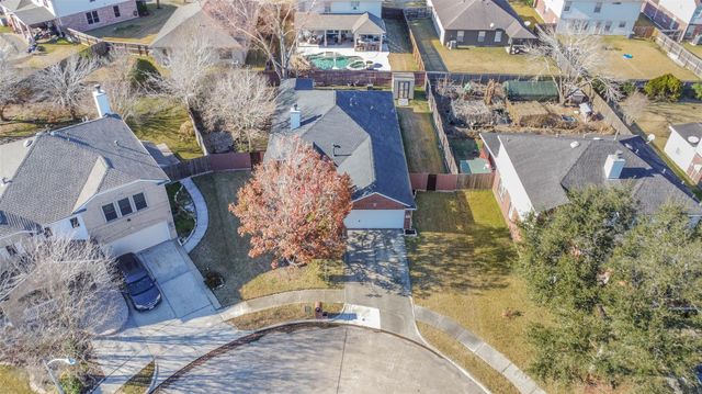 3711 Norwood Glen Lane, Friendswood, TX 77546